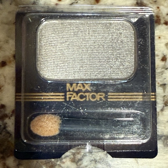 VINTAGE MAX FACTOR Satin SHADOW Refill  Iced Platinum 16  NOS Sealed NEW - Picture 1 of 2